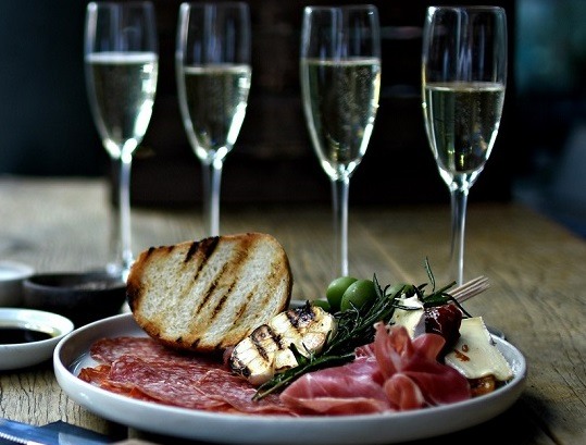 aperitif là gì, điểm danh 10+ loại aperitif nổi tiếng thế giới